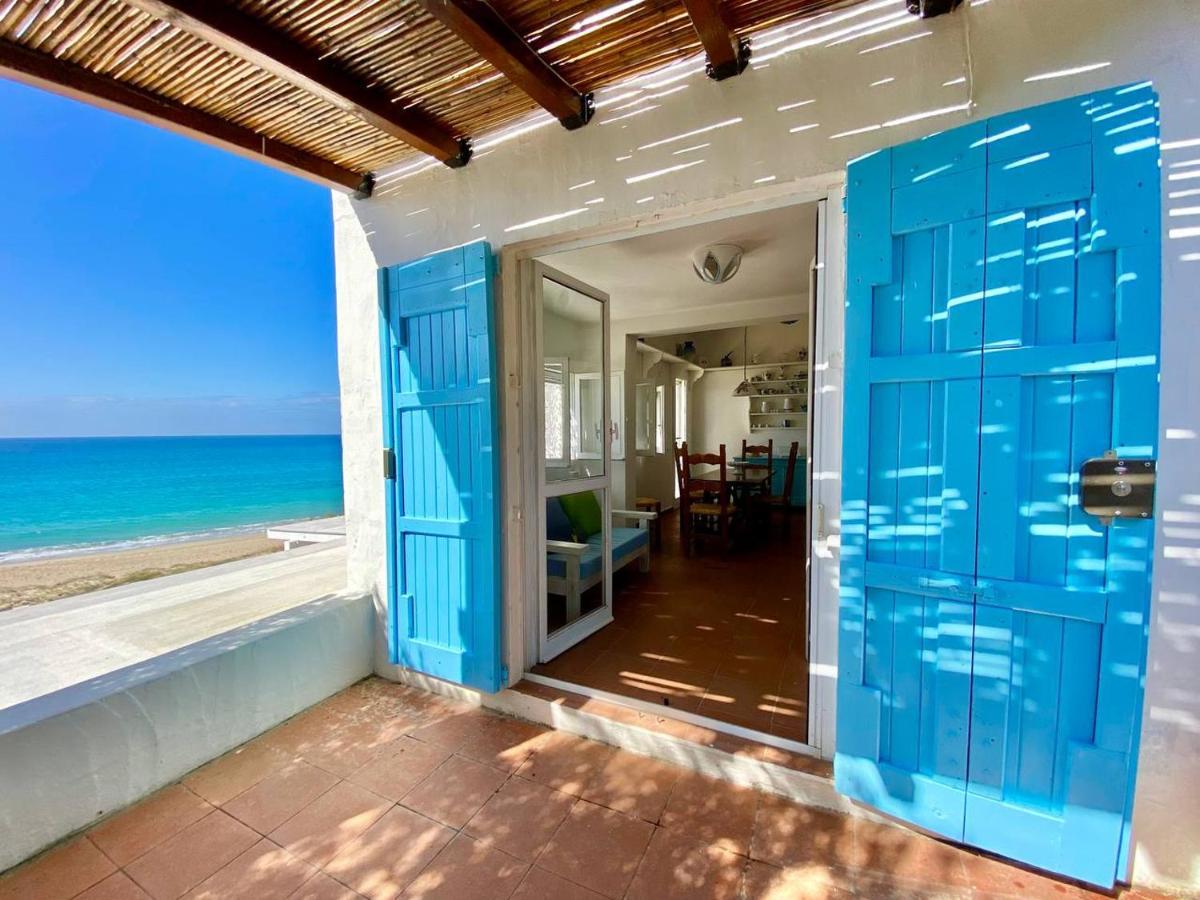 Beachfront House Geremeas Sardegna Apartment ภายนอก รูปภาพ