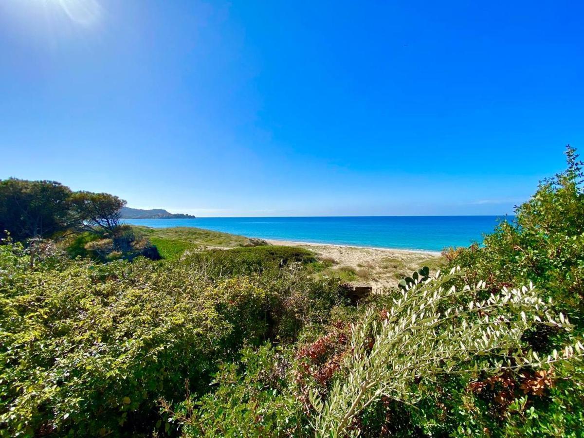 Beachfront House Geremeas Sardegna Apartment ภายนอก รูปภาพ