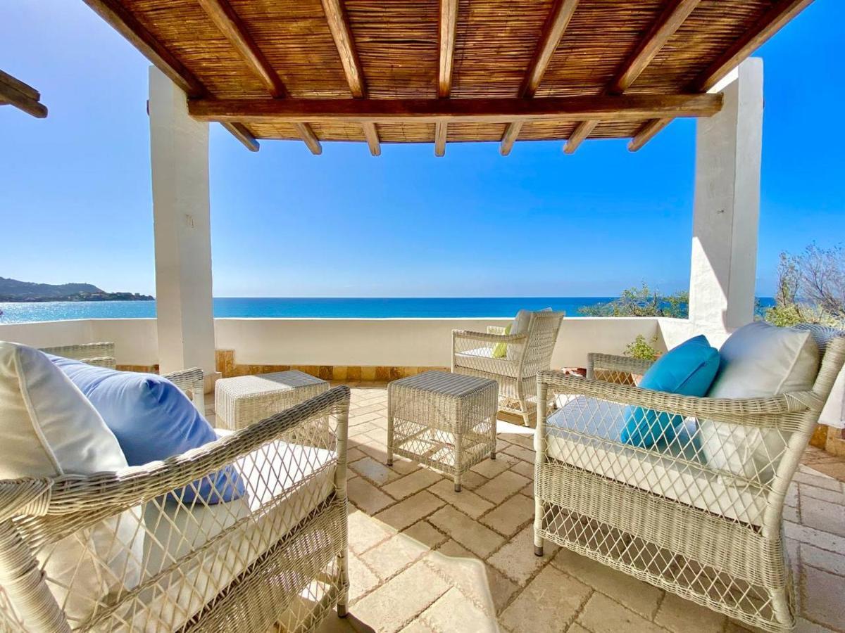 Beachfront House Geremeas Sardegna Apartment ภายนอก รูปภาพ