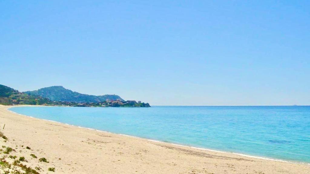 Beachfront House Geremeas Sardegna Apartment ภายนอก รูปภาพ