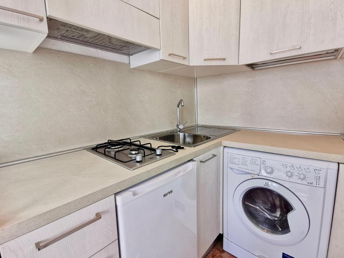 Beachfront House Geremeas Sardegna Apartment ภายนอก รูปภาพ
